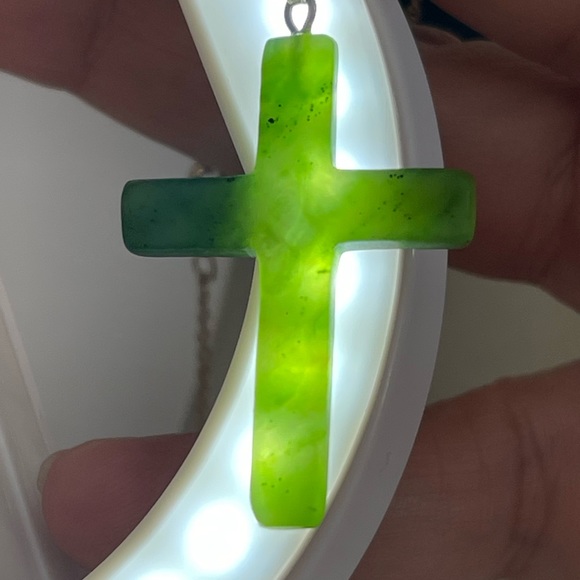 High quality hand carved nephrite jade cross gold tone pendant & chain - Picture 2 of 12